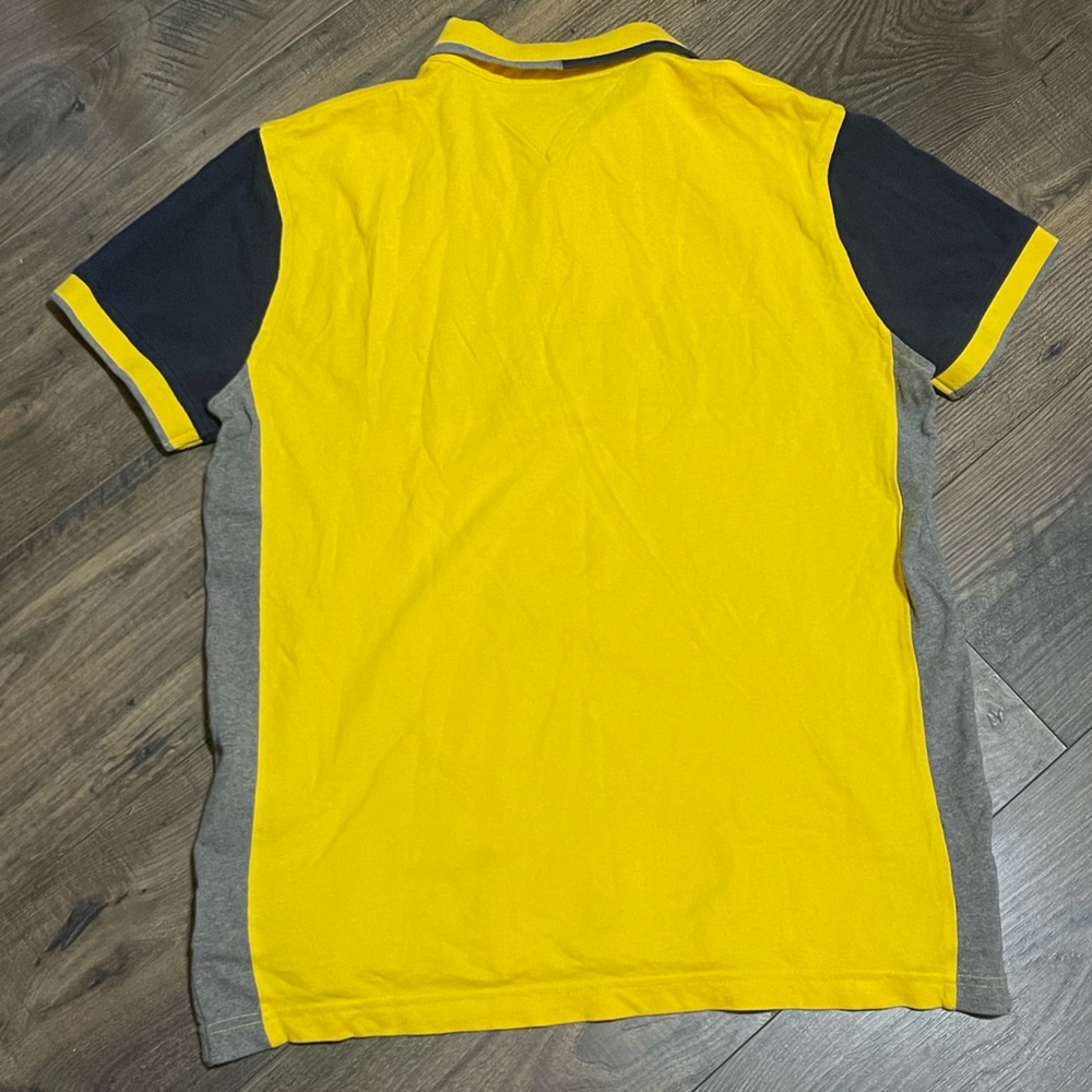 TOMMY HILFIGER Vintage 90s T-shirt Classic Men's Small Polo Short Sleeve Logo - Picture 2 of 2